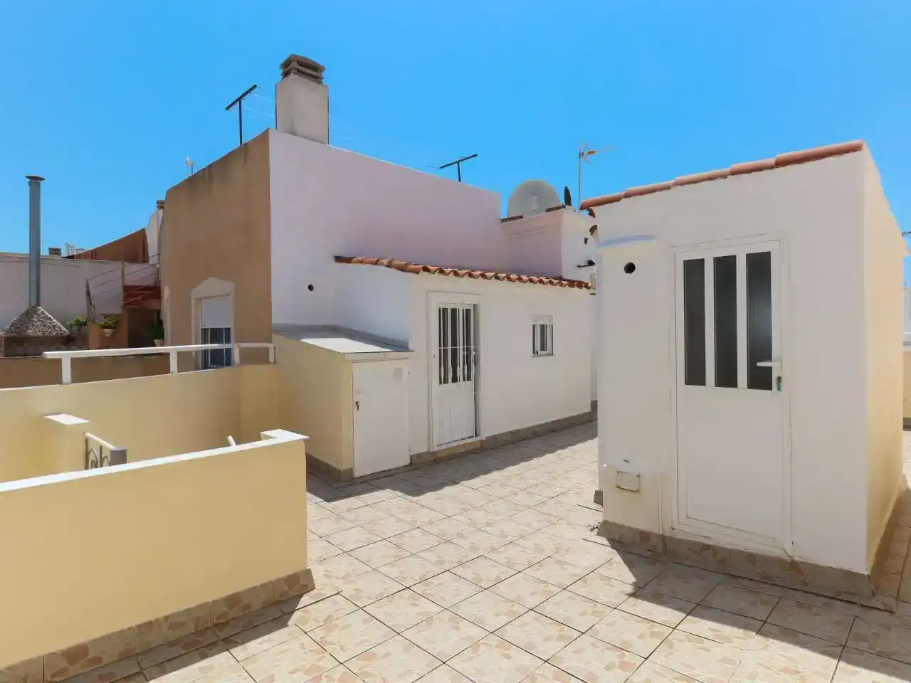 Vista exterior de Àtic en venda en Torrevieja amb Aire condicionat