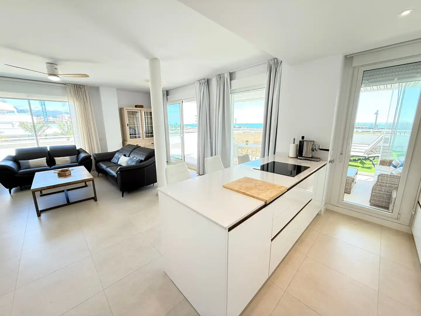 Cocina de Ático en venta en Vélez-Málaga con Aire acondicionado, Trastero y Piscina