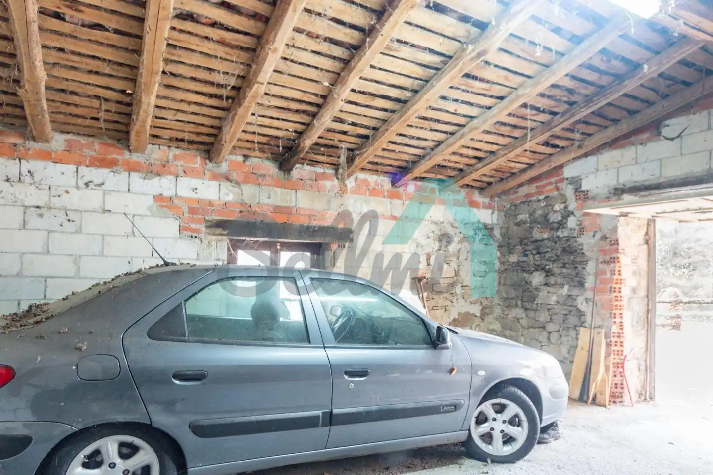 Parking de Casa adosada en venta en Quirós con Calefacción y Trastero