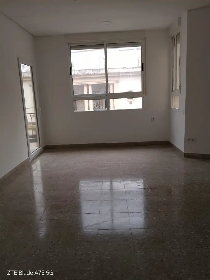 Habitación de Piso en venta en Tavernes de la Valldigna con Balcón