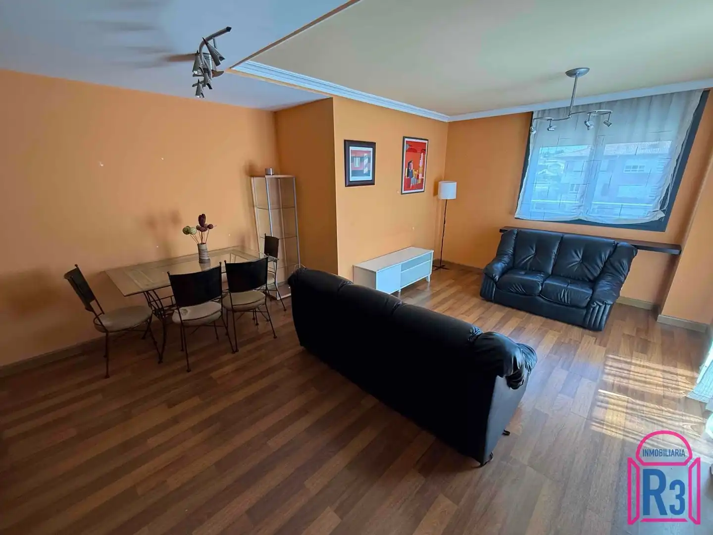 Sala de estar de Ático de alquiler en León Capital  con Aire acondicionado, Calefacción y Terraza