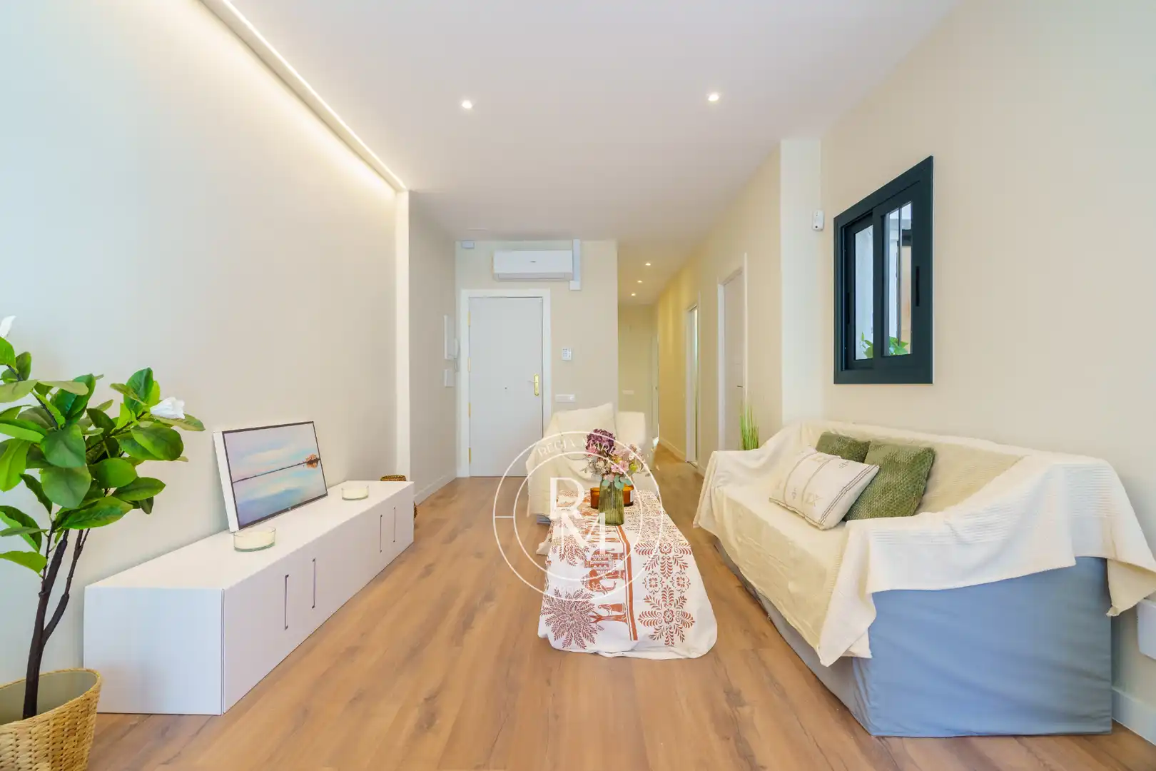 Sala de estar de Piso en venta en Sitges con Aire acondicionado, Calefacción y Parquet