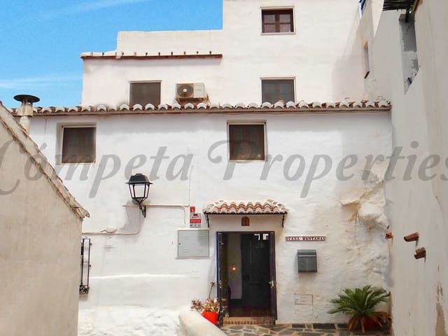 Casa adosada en venda a Canillas de Aceituno