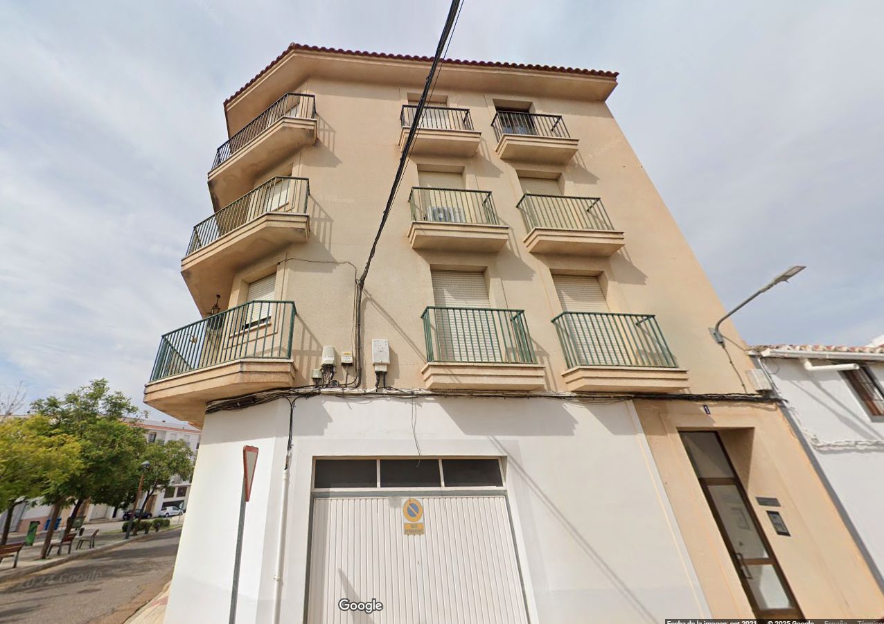 Vista exterior de Piso en venta en Castuera con Amueblado y Balcón