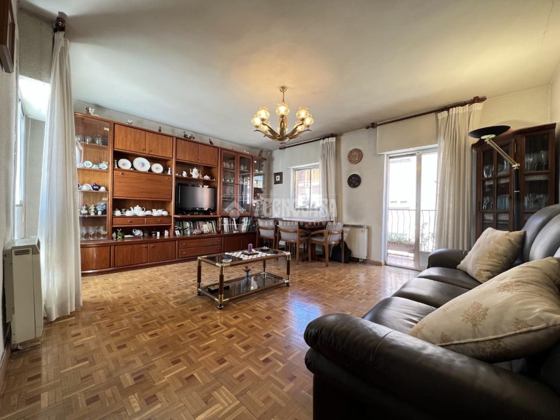 Sala de estar de Piso en venta en  Madrid Capital con Calefacción