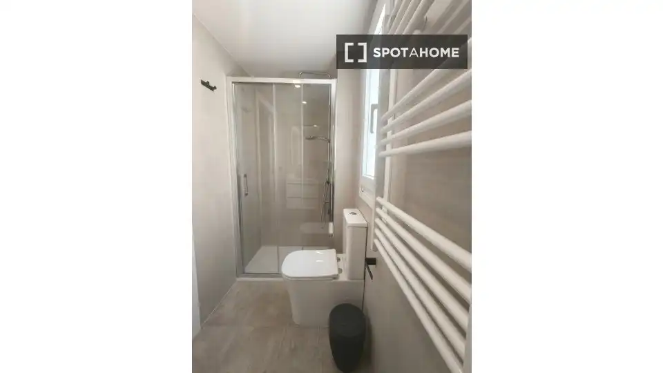Baño de Apartamento para compartir en Zaragoza con Aire acondicionado, Terraza y Amueblado