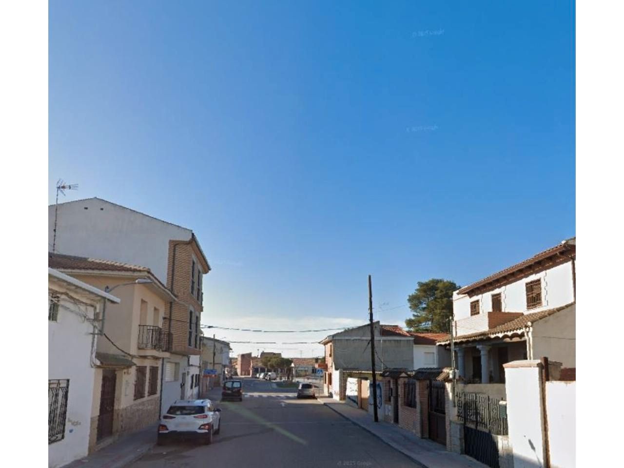 Vista exterior de Casa adosada en venda en Yuncler amb Aire condicionat, Calefacció i Jardí privat