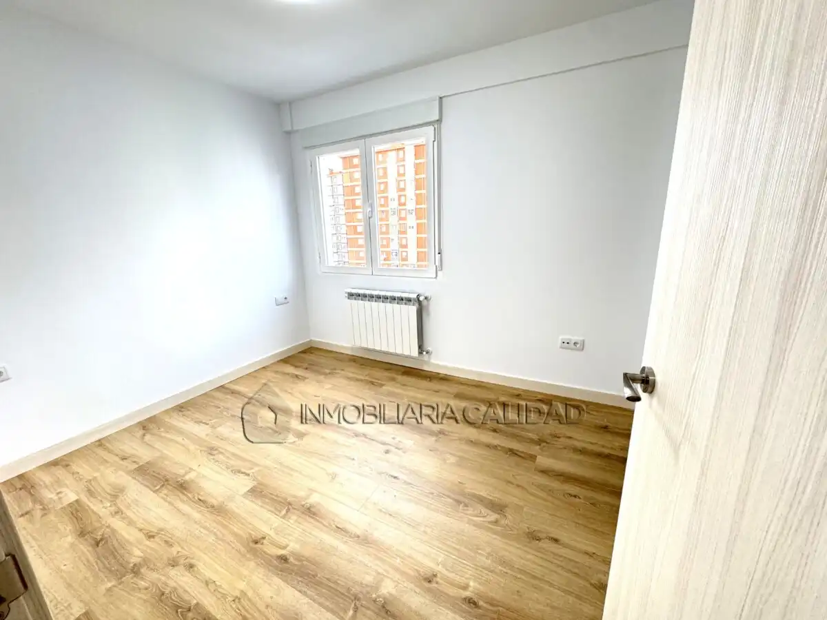 Habitación de Piso en venta en Burgos con Calefacción