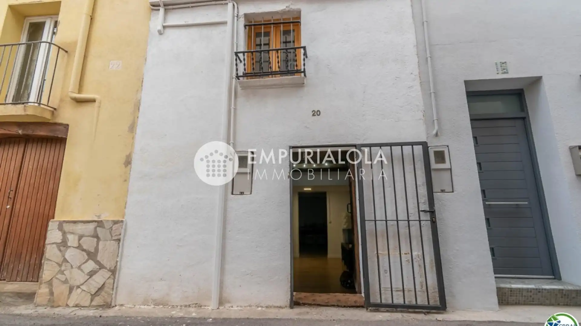 Exterior view of Houses for sale in Castelló d'Empúries  with Furnished