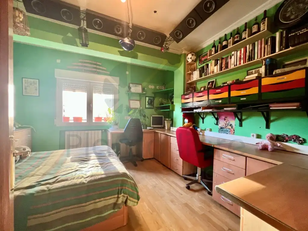 Bedroom of Flat for sale in  Logroño  with Air Conditioner, Heating and Terrace