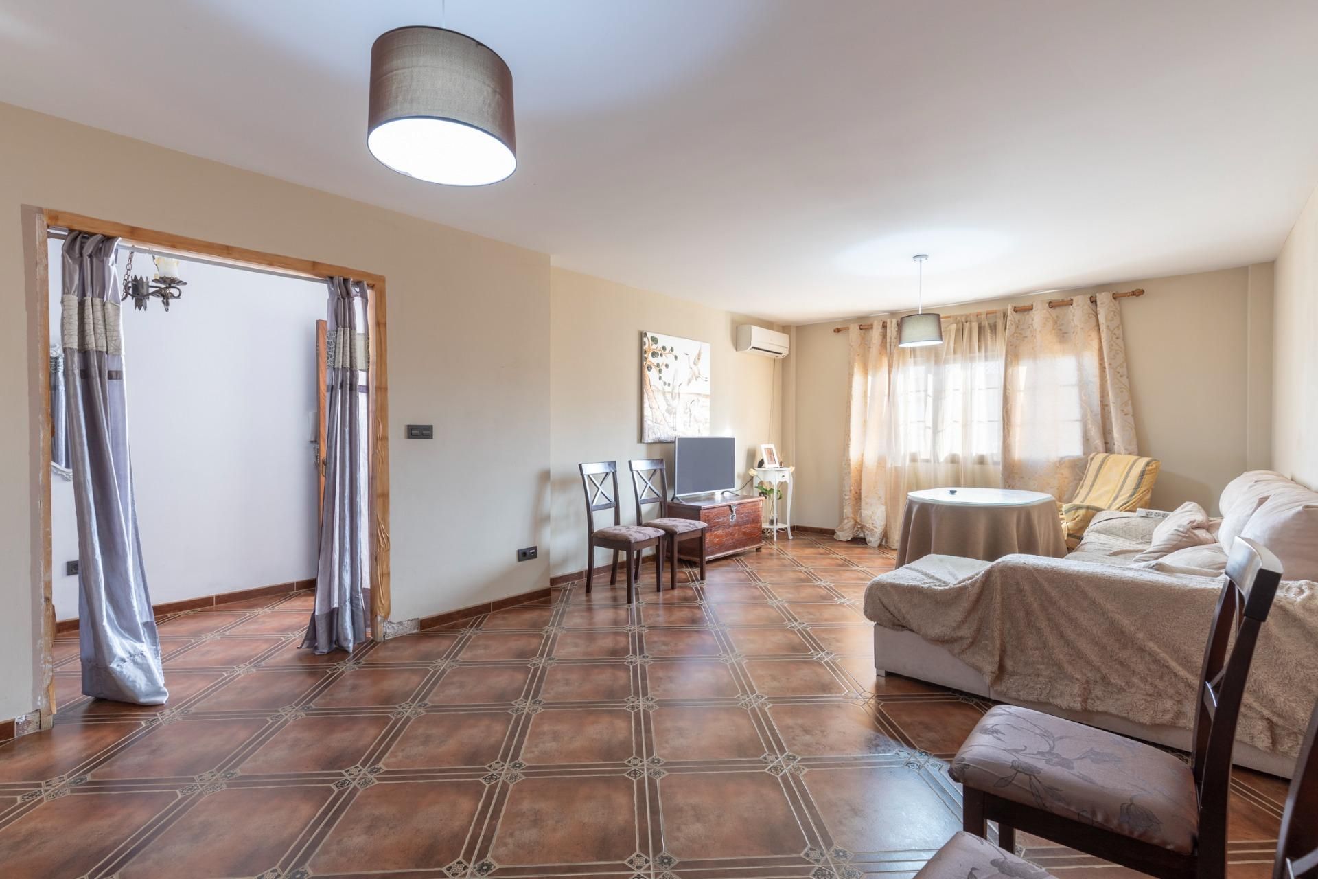 Sala d'estar de Pis en venda en Illora amb Jardí privat, Terrassa i Balcó