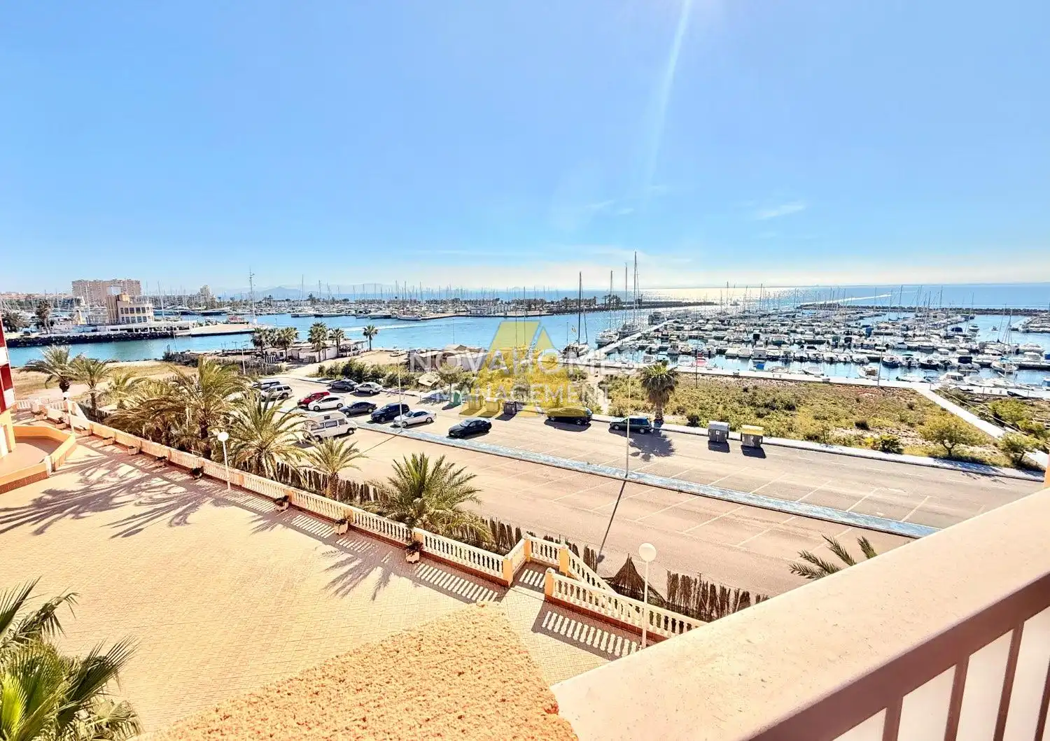 Parkplatz von Wohnungen zum Verkauf in La Manga del Mar Menor mit Klimaanlage, Heizung und Terrasse