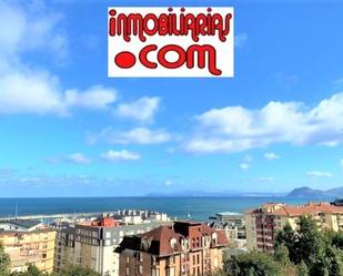 Vista exterior de Casa adosada en venda en Castro-Urdiales amb Terrassa, Piscina i Balcó