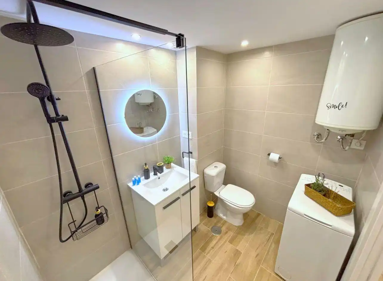 Badezimmer von Wohnung zum Verkauf in Torremolinos mit Klimaanlage