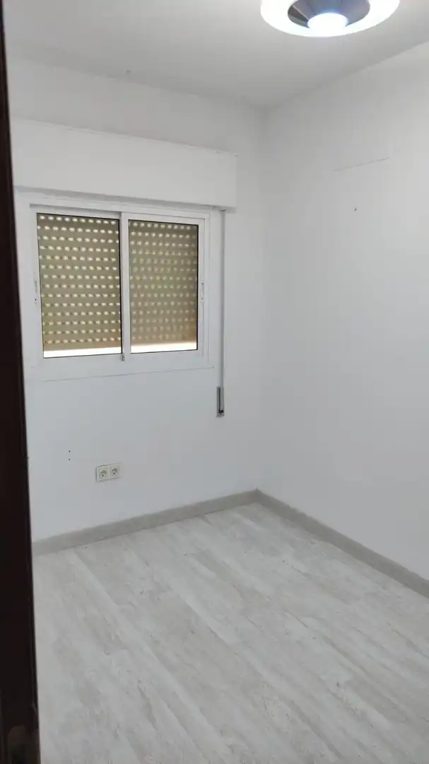 Habitación de Oficina de alquiler en Granada con Calefacción