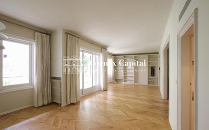 Living room of Flat for sale in  Barcelona Capital  with Air Conditioner and Terrace