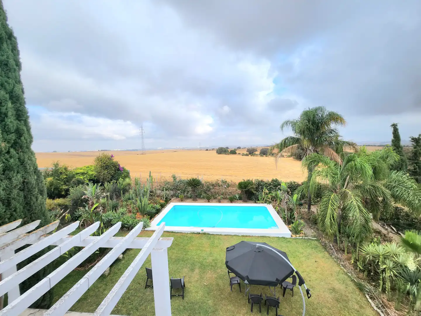 Swimming pool of Houses for sale in Alcalá de Guadaira  with Air Conditioner, Heating and Private garden