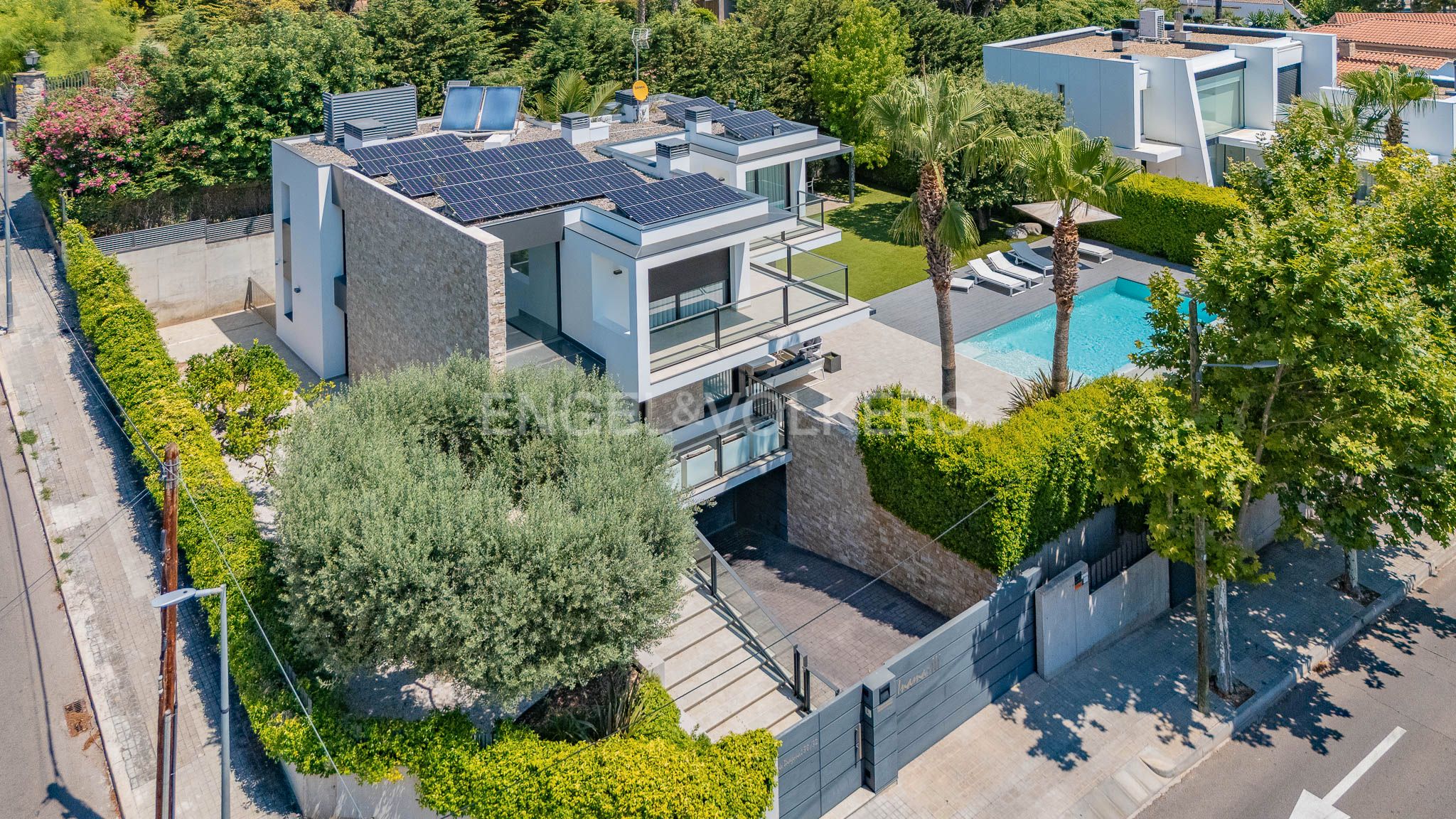Exterior view of House or chalet for sale in Castelldefels  with Air Conditioner, Heating and Private garden