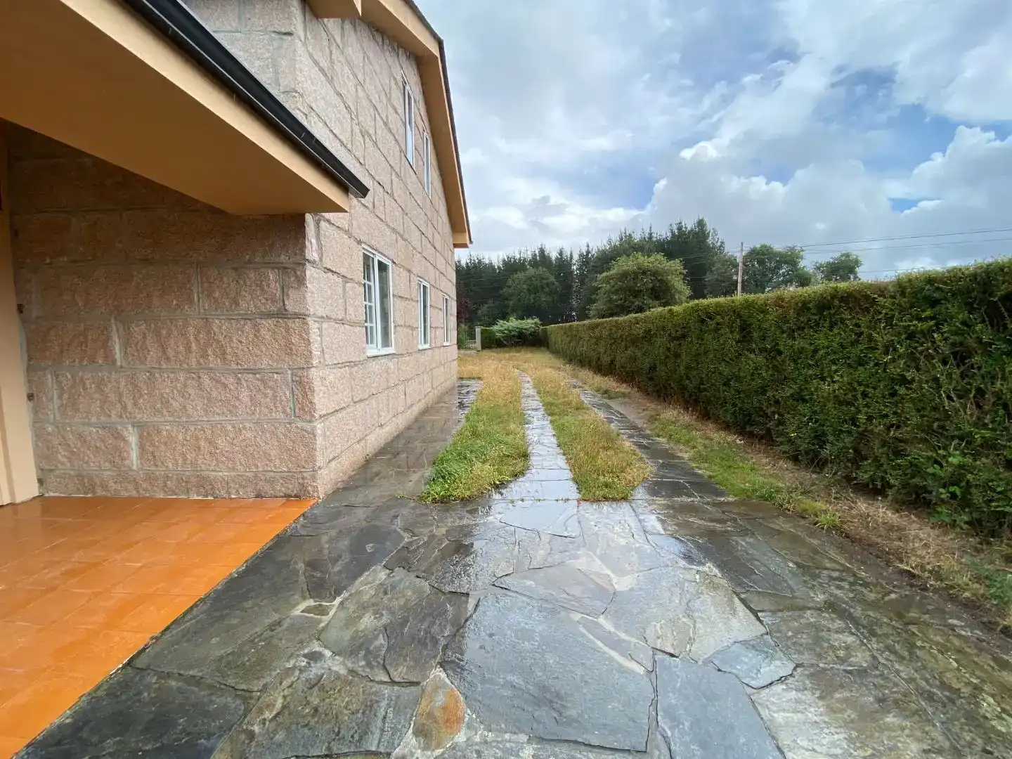 Vista exterior de Pis en venda en Lugo amb Jardí privat i Moblat