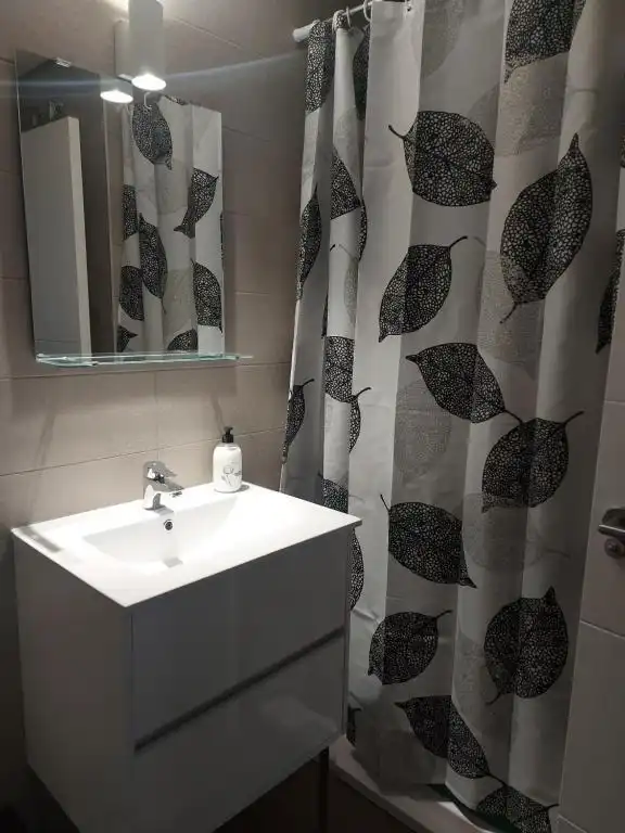 Bathroom of Flat for rent in Vélez-Málaga  with Air Conditioner, Private garden and Furnished