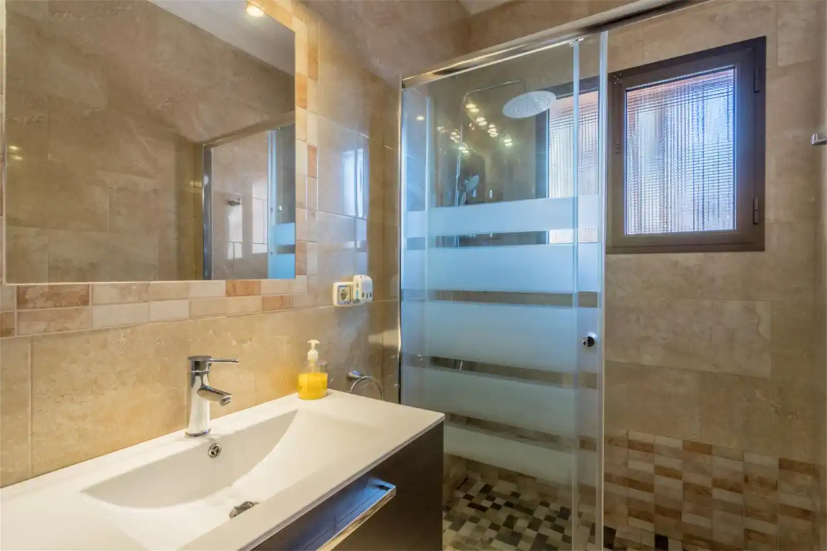 Baño de Casa o chalet en venta en Fuentes de Andalucía con Aire acondicionado y Piscina