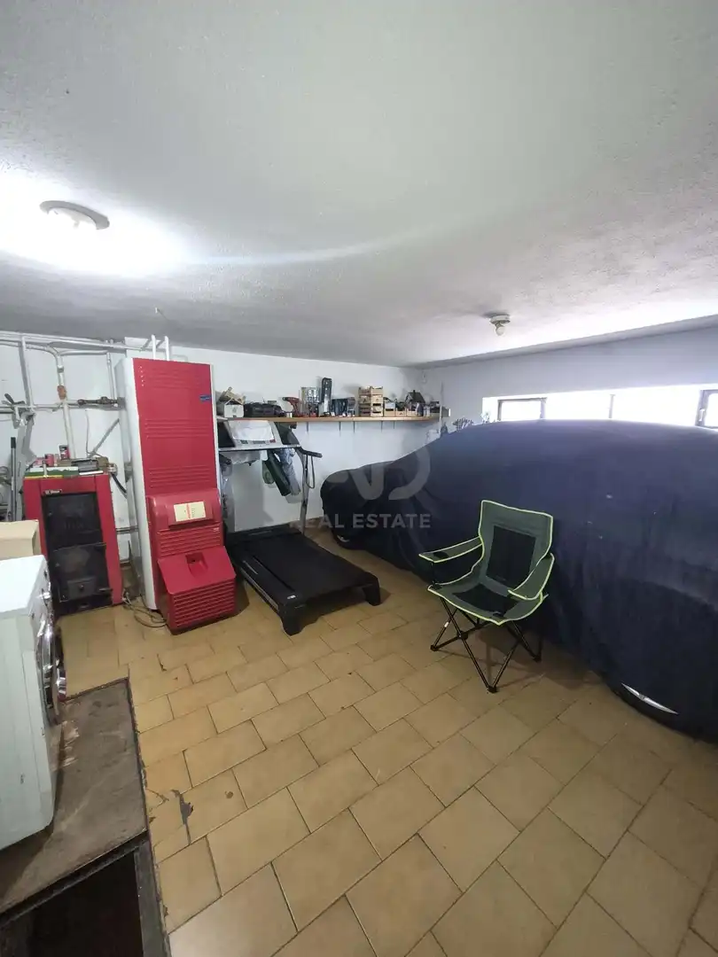 Houses for sale in Chozas de Abajo  with Heating and Swimming Pool