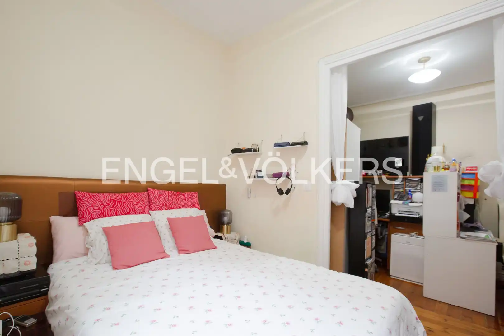Habitación de Piso en venta en Bilbao  con Calefacción y Balcón