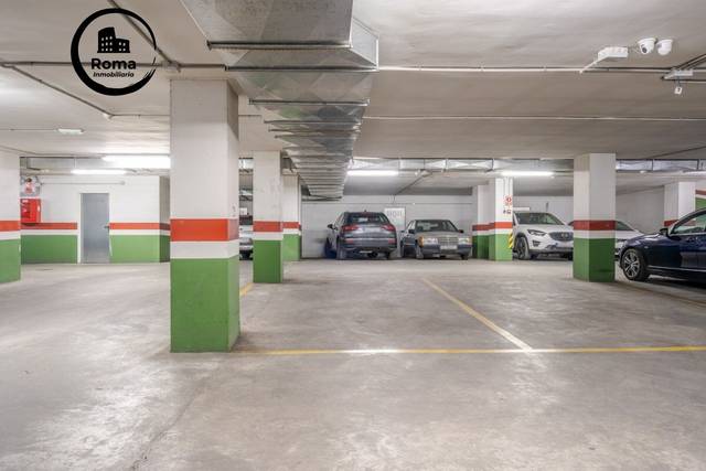 Garaje en Venta en Parque Lagos