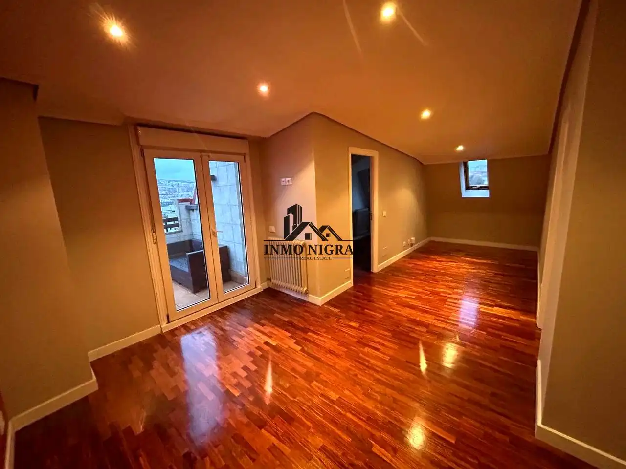 Vista exterior de Dúplex en venta en Vigo  con Calefacción y Terraza