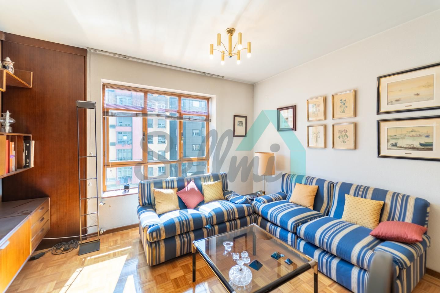 Living room of Flat for sale in Oviedo   with Heating, Parquet flooring and Storage room