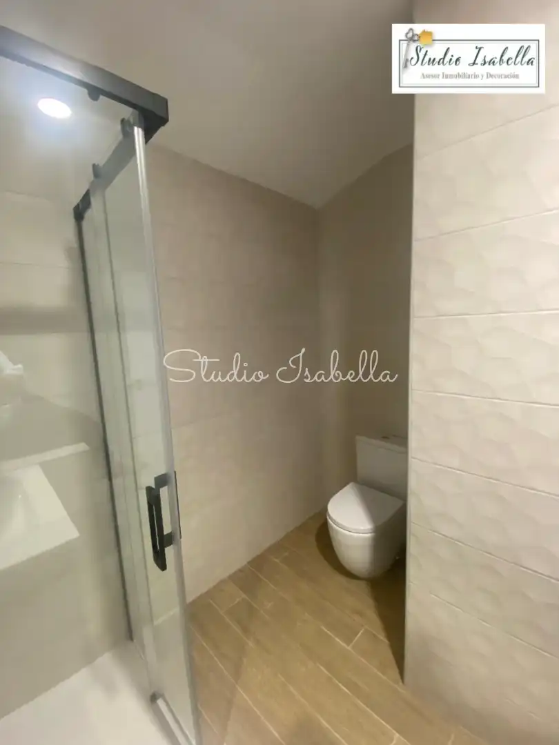 Baño de Dúplex de alquiler en Toledo con Aire acondicionado, Calefacción y Terraza