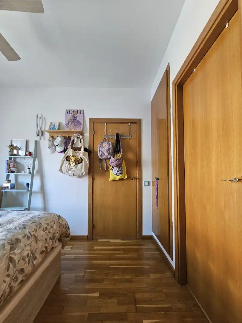 Habitación de Piso en venta en Barcelona con Parquet, Amueblado y Horno