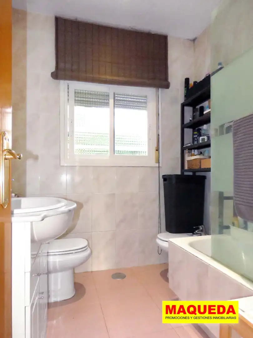 Bathroom of Houses for sale in Majadahonda  with Heating, Private garden and Swimming Pool
