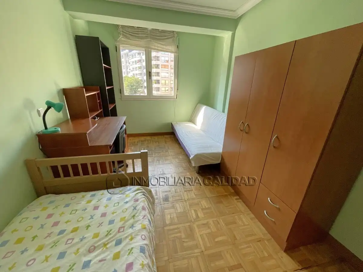 Bedroom of Flat for rent in Burgos  with Heating, Terrace and Furnished