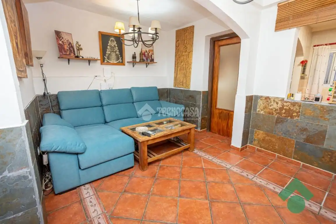Casa pareada con jardín en venta en C. Barcelona, imagen 5