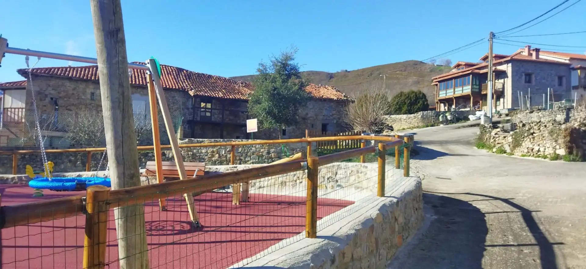 Vista exterior de Casa adosada en venta en Ramales de la Victoria con Jardín privado y Balcón