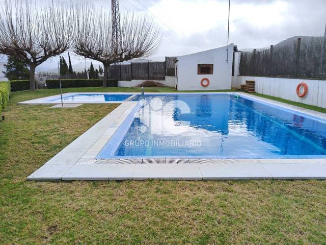 Casa adosada en Venta en Luque