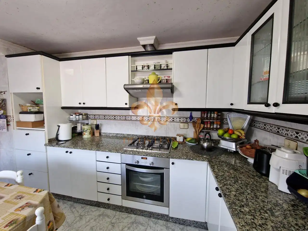 Cuina de Casa o xalet en venda en O Rosal   amb Calefacció, Jardí privat i Terrassa