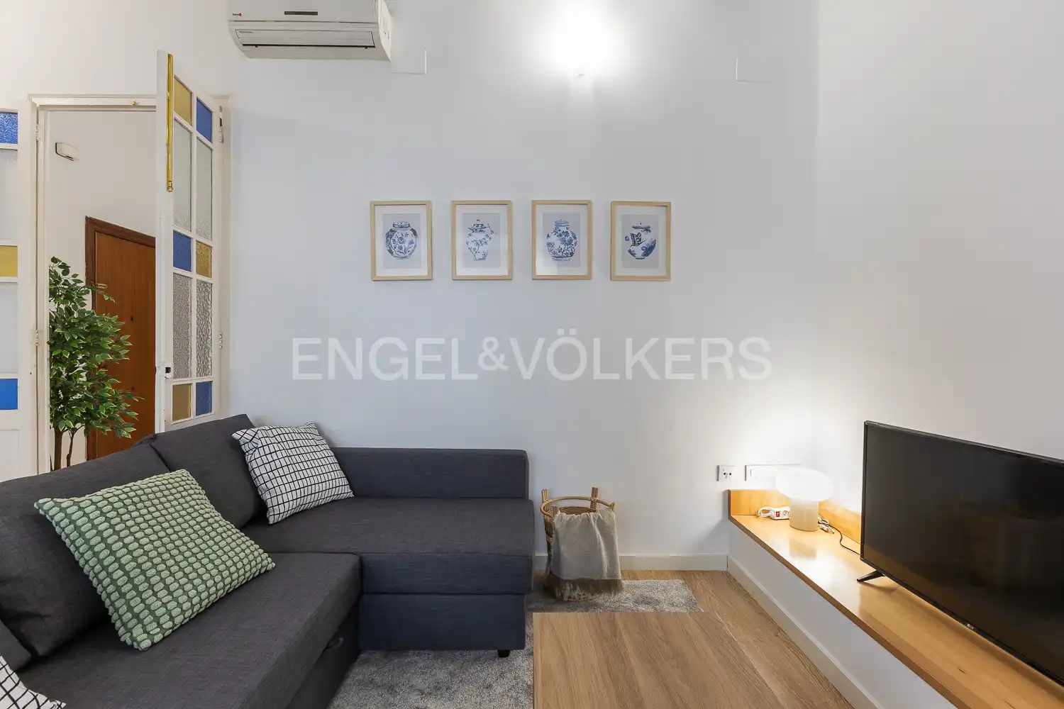 Living room of Flat for rent in Valencia  with Air Conditioner, Heating and Parquet flooring