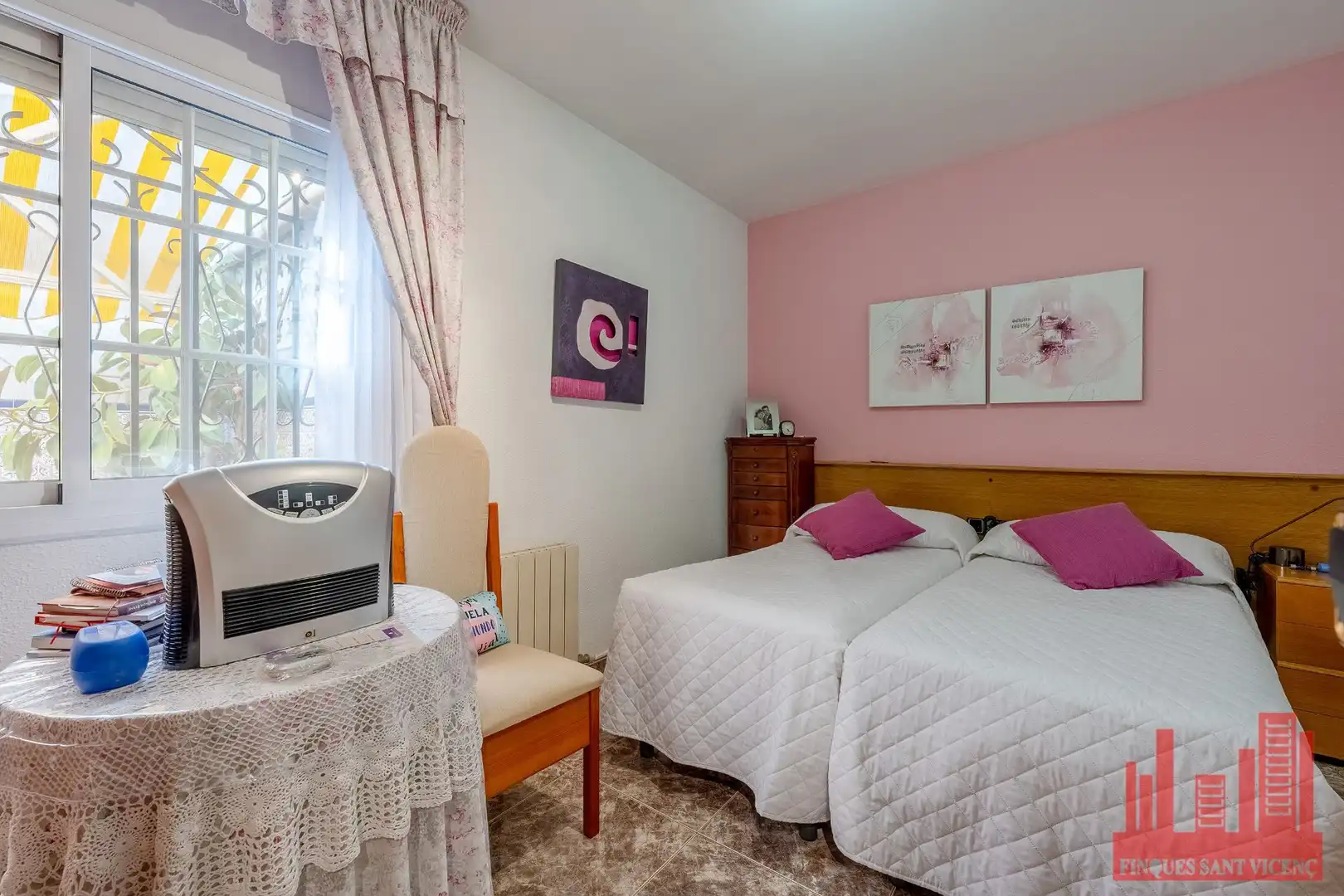 Habitación de Casa o chalet en venta en Sant Vicenç Dels Horts con Aire acondicionado, Calefacción y Terraza