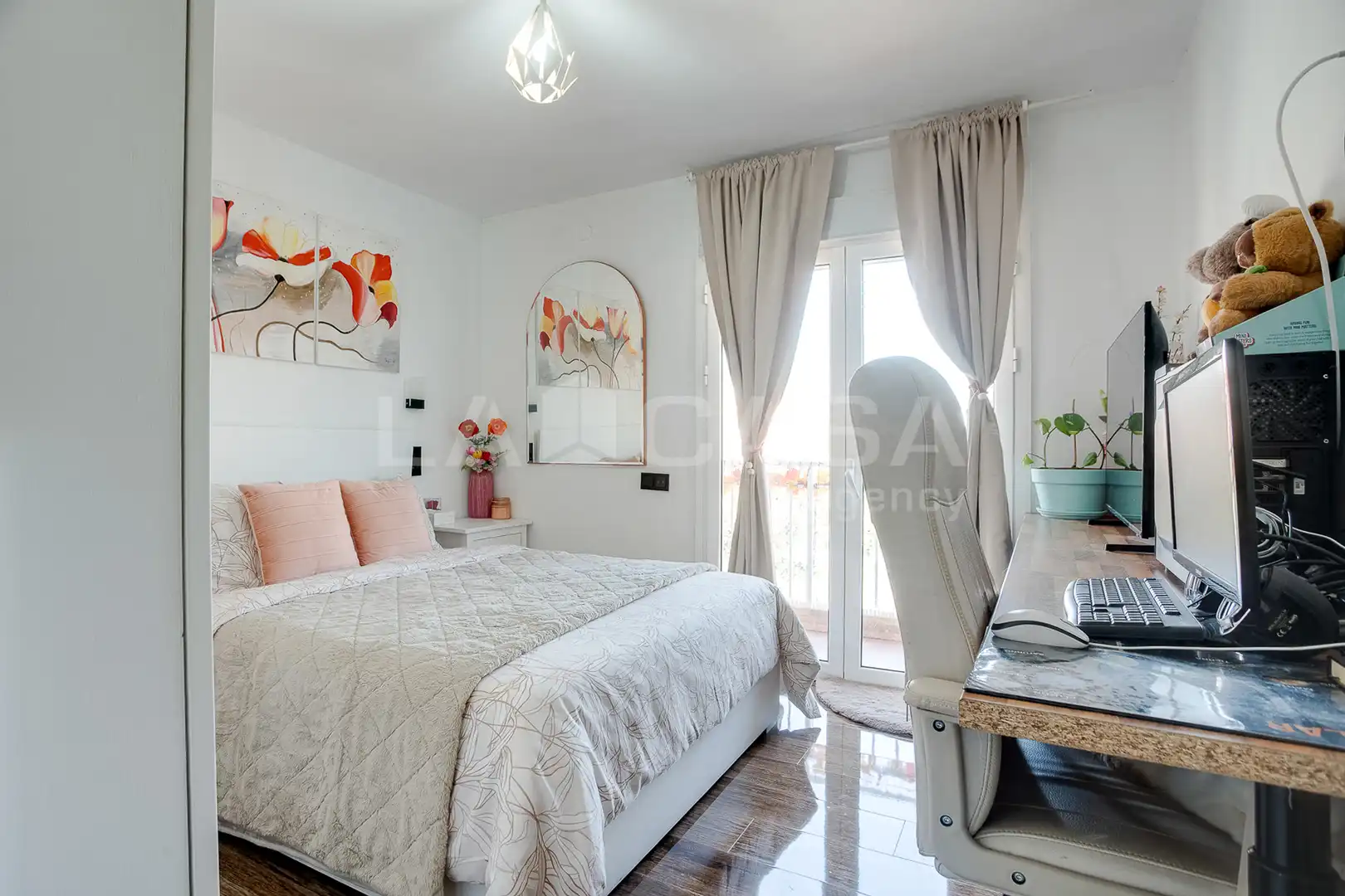 Habitación de Piso en venta en L'Hospitalet de Llobregat con Balcón