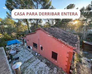 Vista exterior de Casa o xalet en venda en Rubí amb Aire condicionat i Piscina