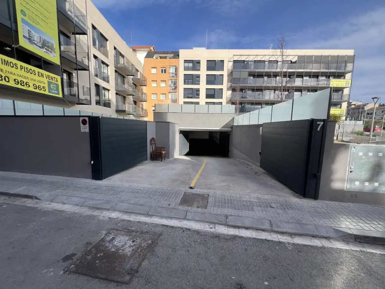 Einzelparkplatz mit Aufzug zur Miete in Calle Josep Piñol, imagen 8
