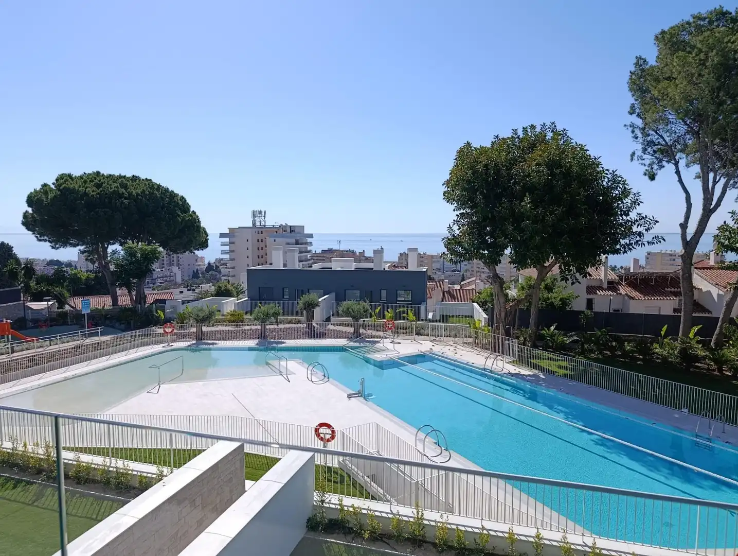 Swimming pool of Flat for rent in Torremolinos  with Air Conditioner, Heating and Private garden