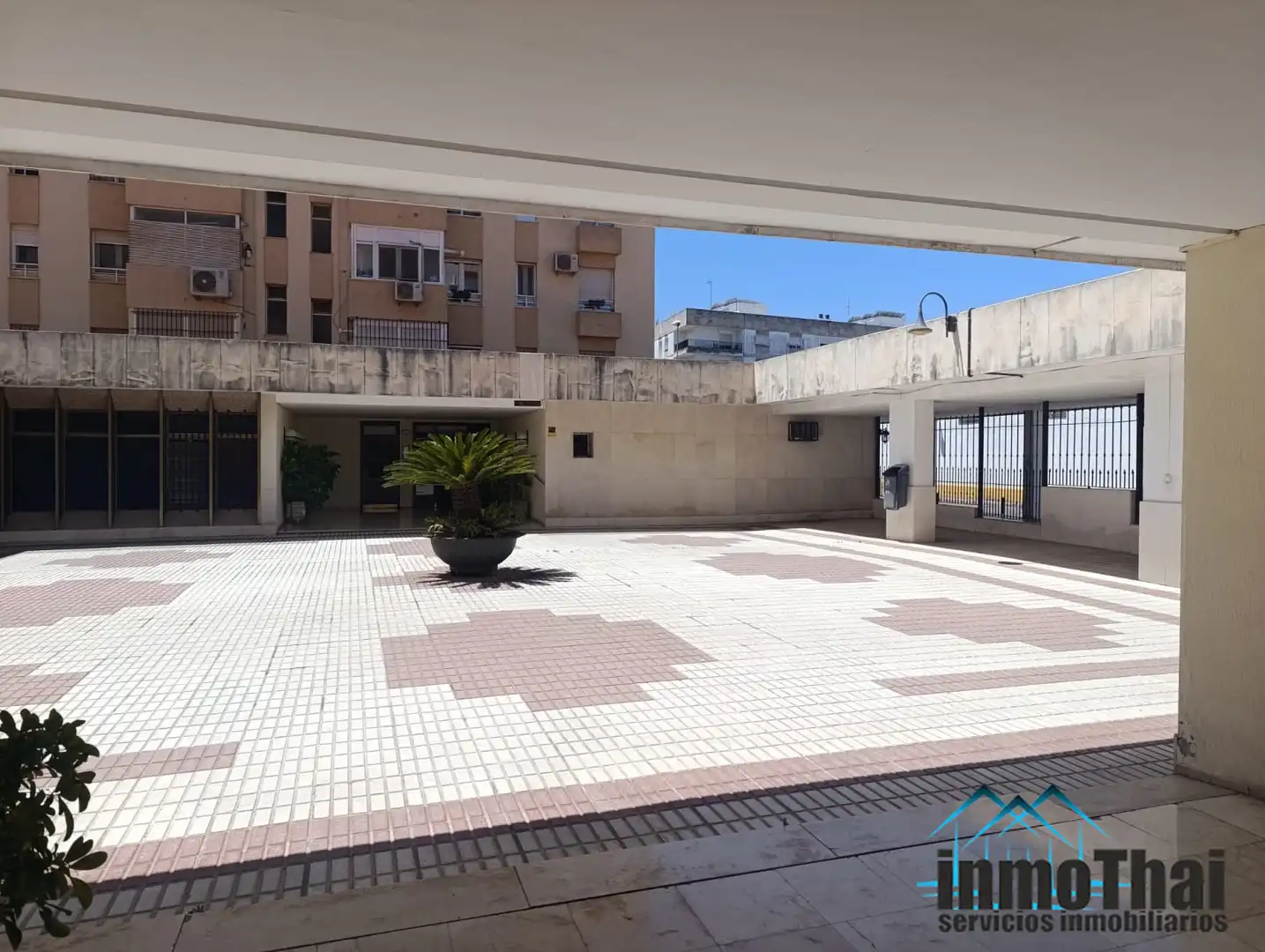 Exterior view of Flat for sale in Jerez de la Frontera  with Air Conditioner, Terrace and Furnished