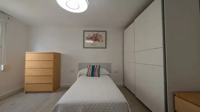 Schlafzimmer von Wohnung zur Miete in Elche / Elx mit Möbliert, Ofen und Waschmaschine