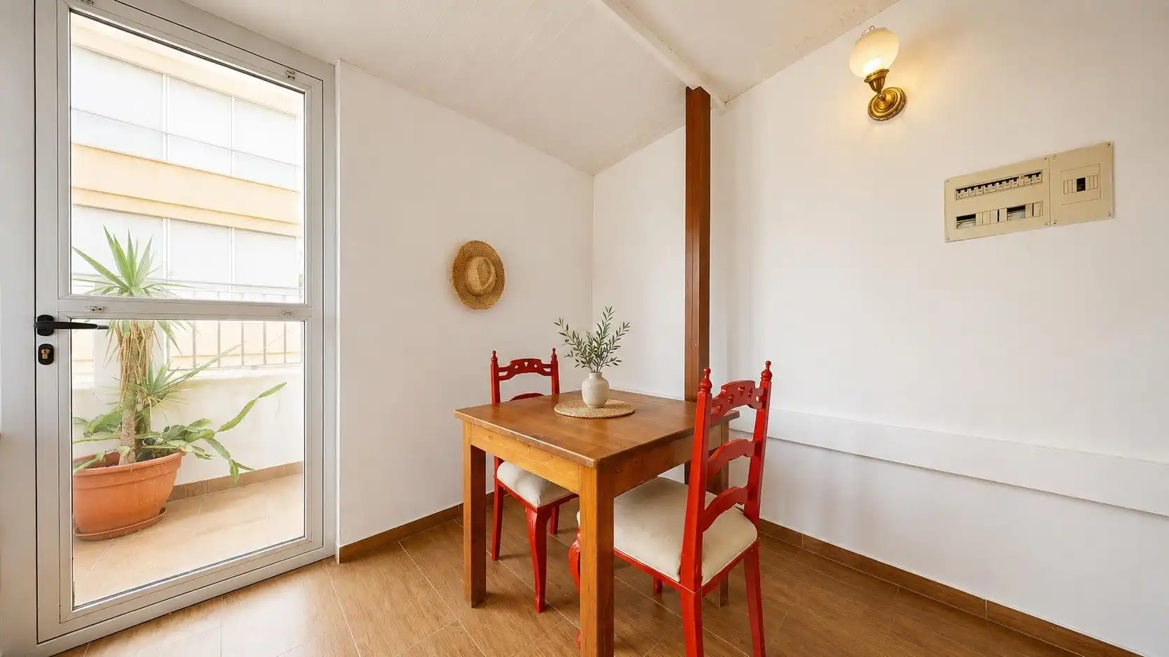 Comedor de Piso en venta en Almería con Aire acondicionado, Calefacción y Balcón