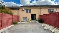 Exterior view of Single-family semi-detached for sale in Arroyomolinos (Madrid)  with Air Conditioner, Heating and Private garden