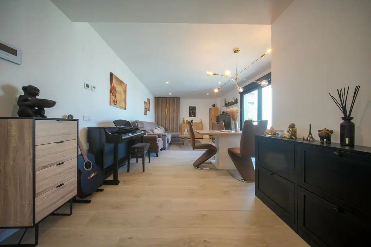 Sala de estar de Ático en venta en Alcalá de Henares con Aire acondicionado, Calefacción y Jardín privado