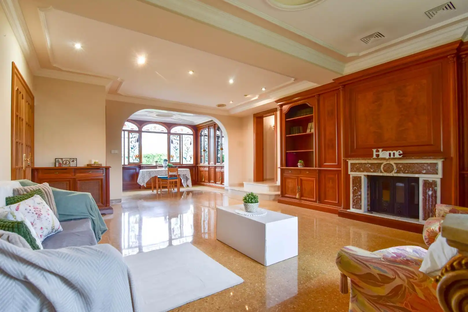 Sala d'estar de Casa o xalet en venda en Torrent amb Aire condicionat, Jardí privat i Terrassa